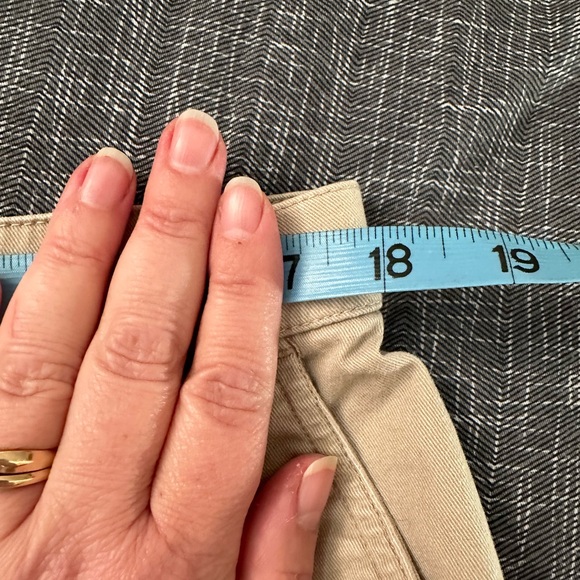 🍉Westbound shorts 18 EUC tan 97% cotton 3% spandex stretchy big front pockets - Picture 4 of 6